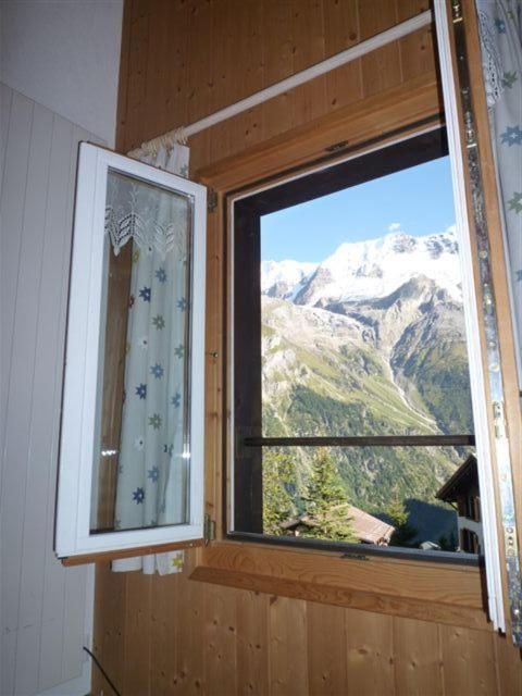 Esthers Guesthouse Gimmelwald Room photo