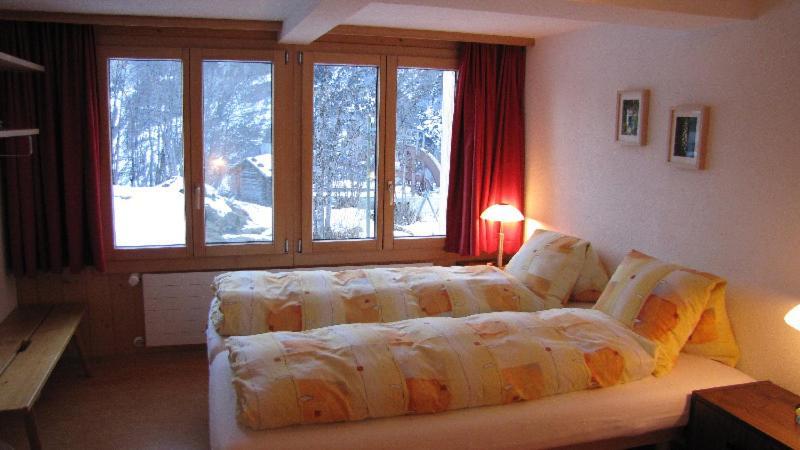 Esthers Guesthouse Gimmelwald Exterior photo