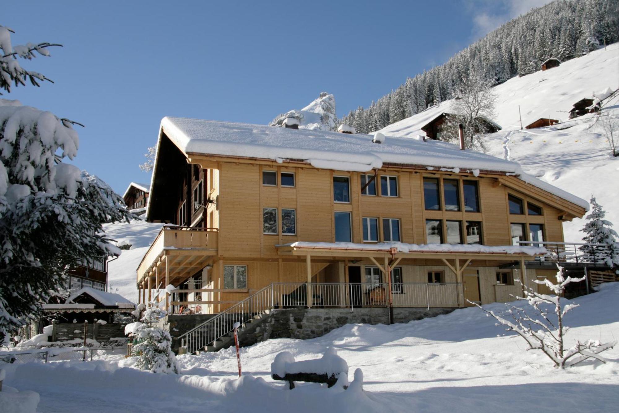 Esthers Guesthouse Gimmelwald Exterior photo