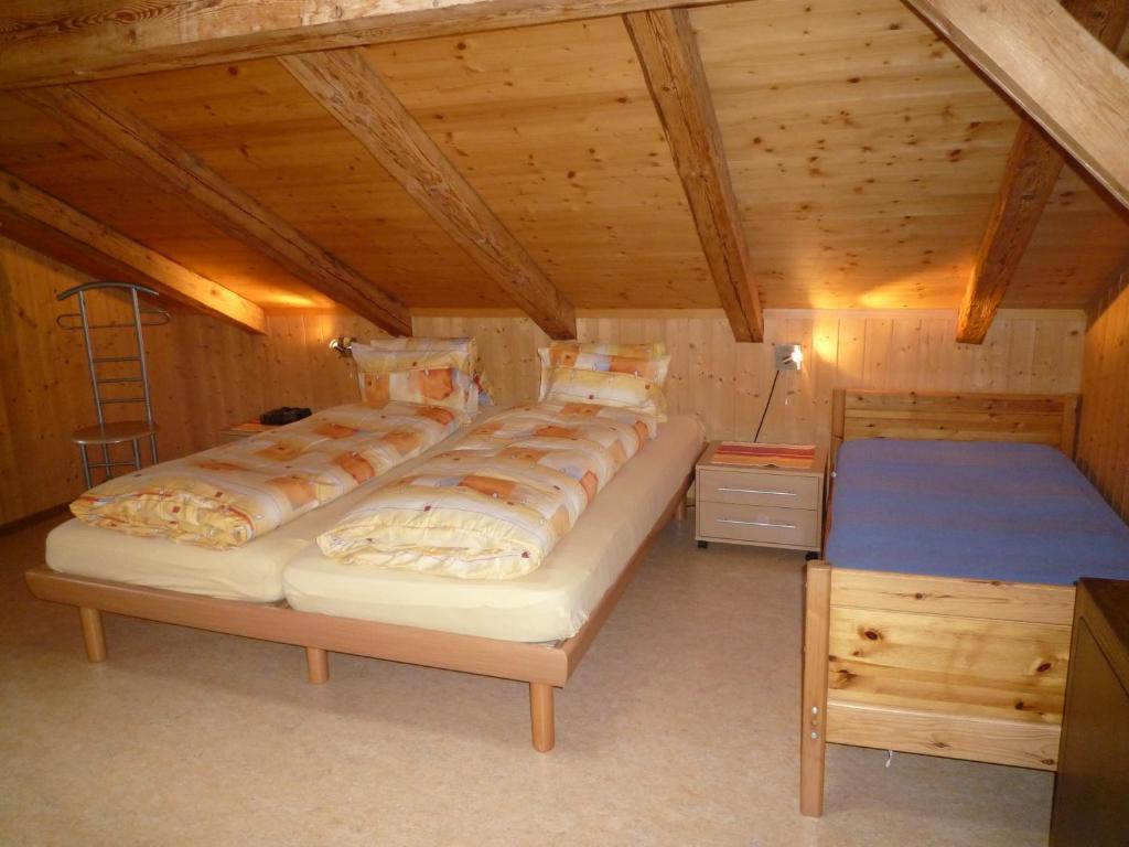 Esthers Guesthouse Gimmelwald Room photo