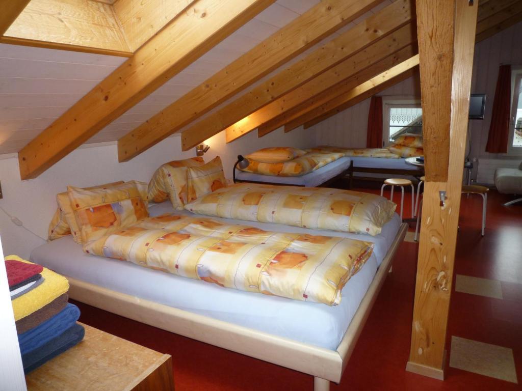 Esthers Guesthouse Gimmelwald Room photo