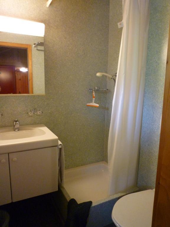 Esthers Guesthouse Gimmelwald Room photo