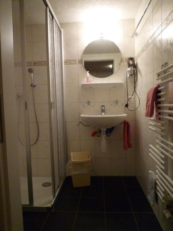 Esthers Guesthouse Gimmelwald Room photo