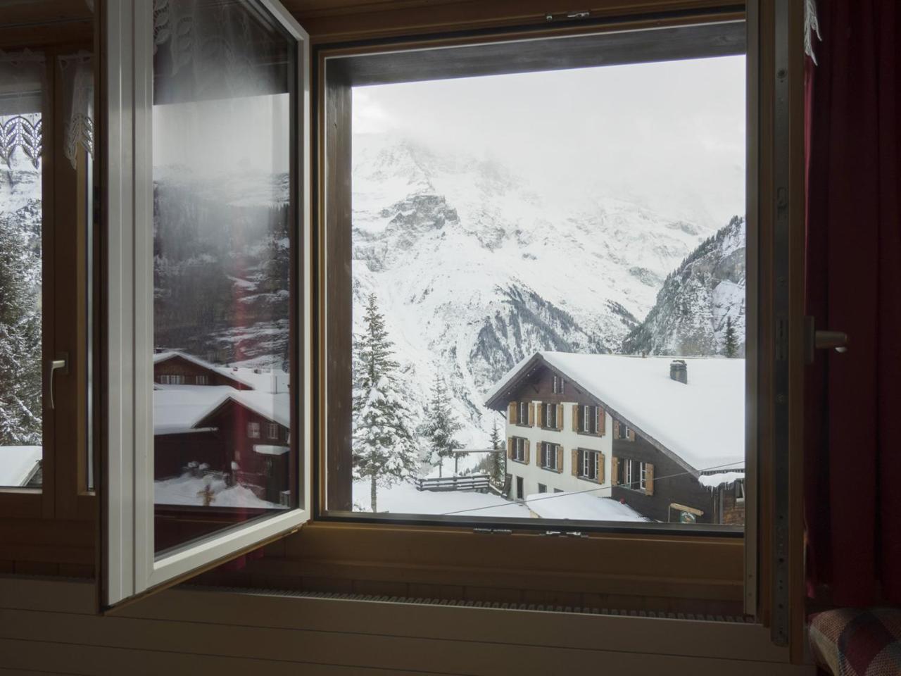 Esthers Guesthouse Gimmelwald Exterior photo