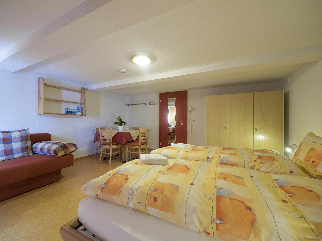 Esthers Guesthouse Gimmelwald Exterior photo